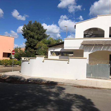 Odegos Mono & Trilo Bed & Breakfast Torre dell'Orso Bagian luar foto