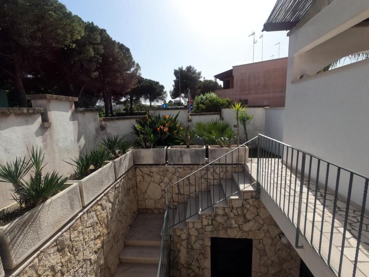 Odegos Mono & Trilo Bed & Breakfast Torre dell'Orso Bagian luar foto