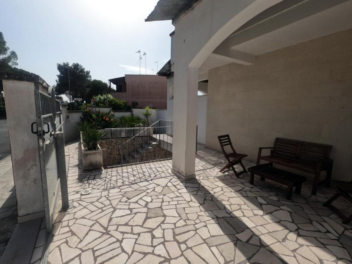 Odegos Mono & Trilo Bed & Breakfast Torre dell'Orso Bagian luar foto