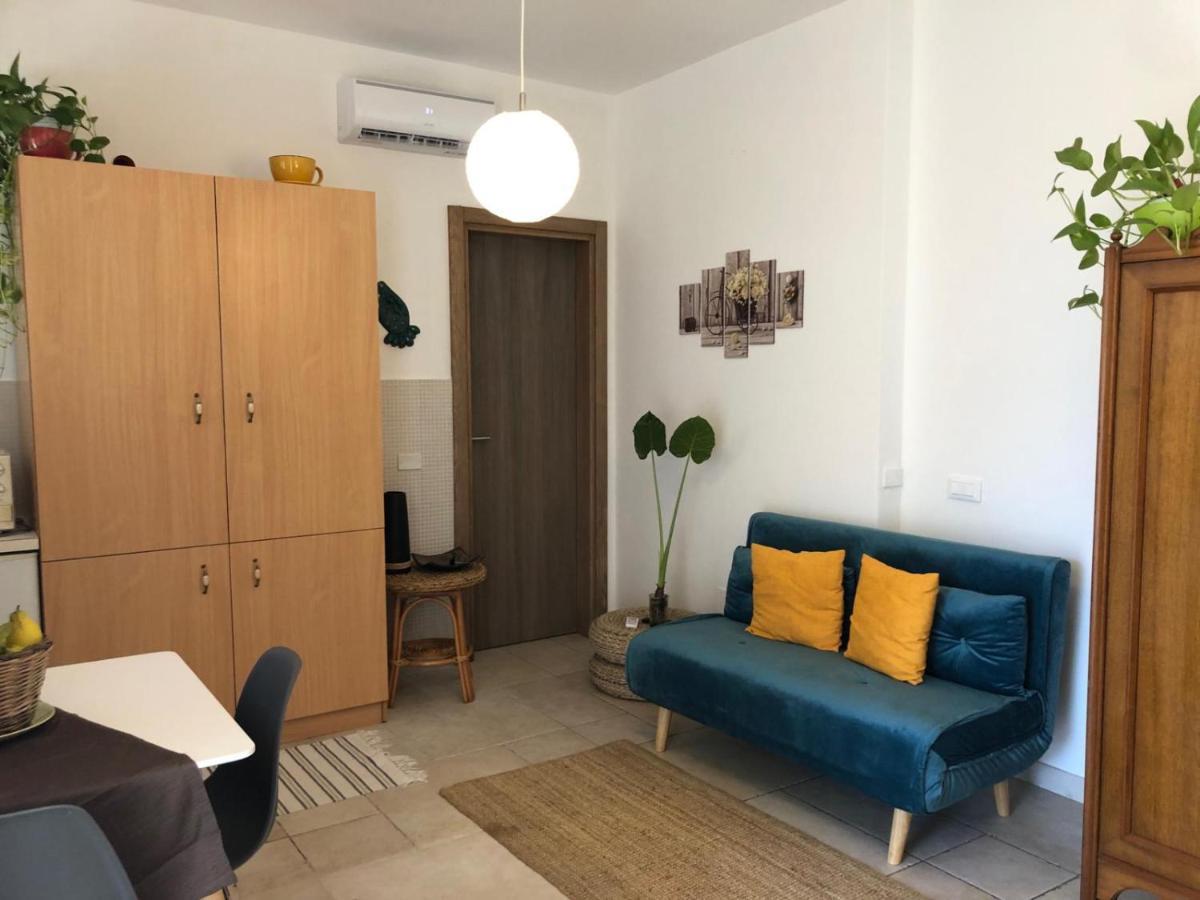 Odegos Mono & Trilo Bed & Breakfast Torre dell'Orso Bagian luar foto