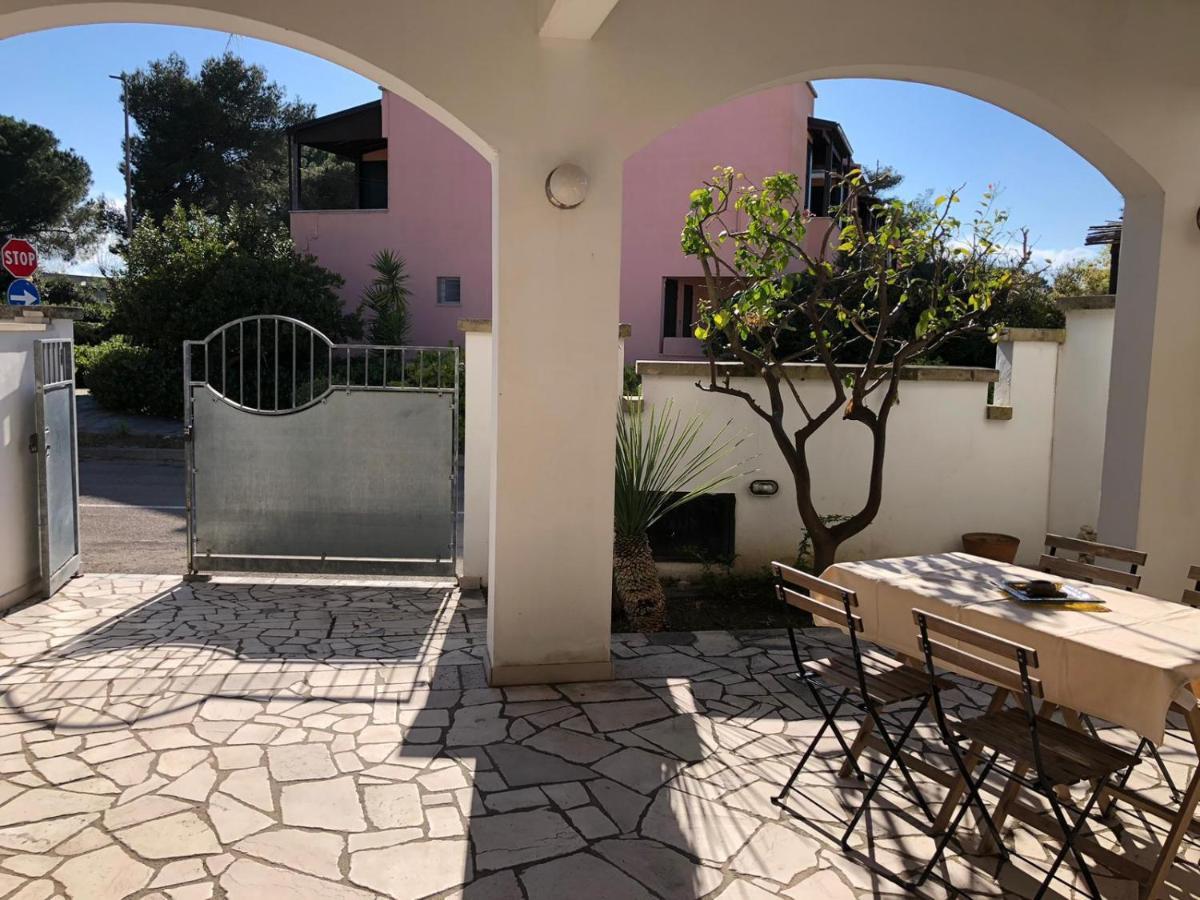 Odegos Mono & Trilo Bed & Breakfast Torre dell'Orso Bagian luar foto