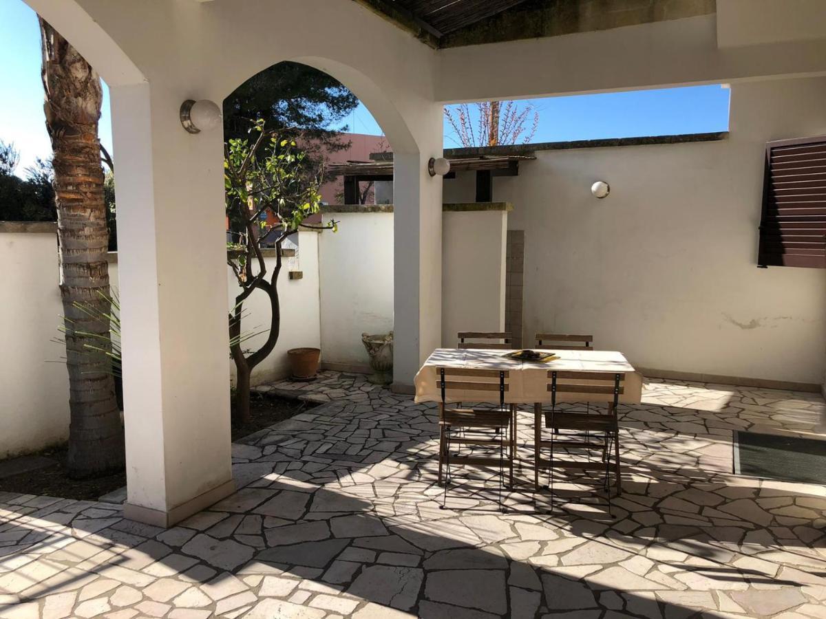 Odegos Mono & Trilo Bed & Breakfast Torre dell'Orso Bagian luar foto