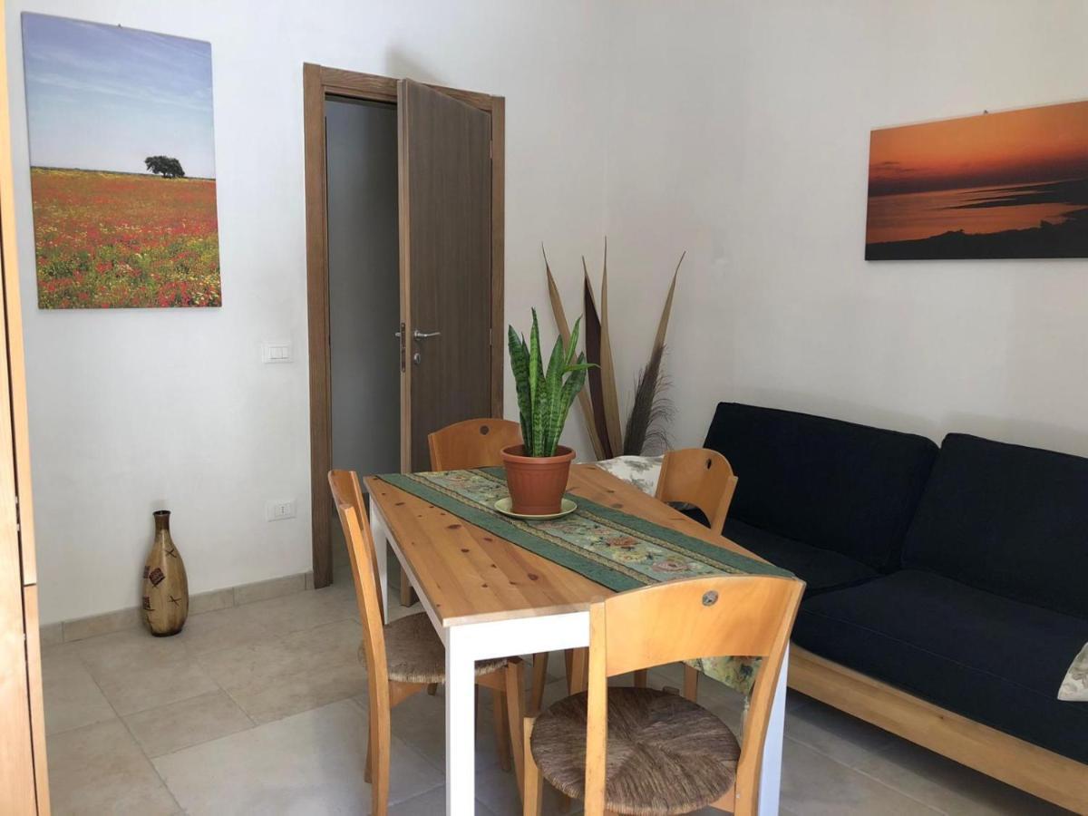 Odegos Mono & Trilo Bed & Breakfast Torre dell'Orso Bagian luar foto