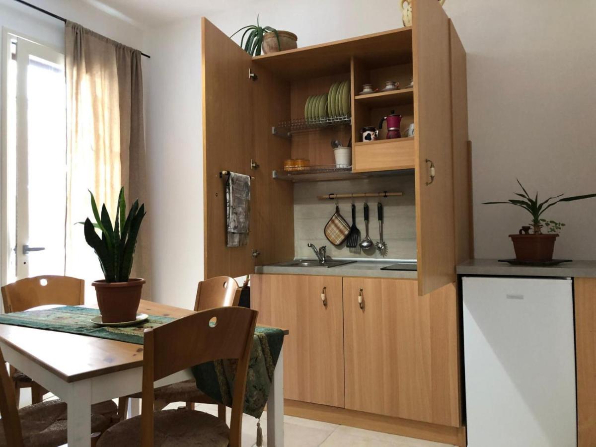Odegos Mono & Trilo Bed & Breakfast Torre dell'Orso Bagian luar foto