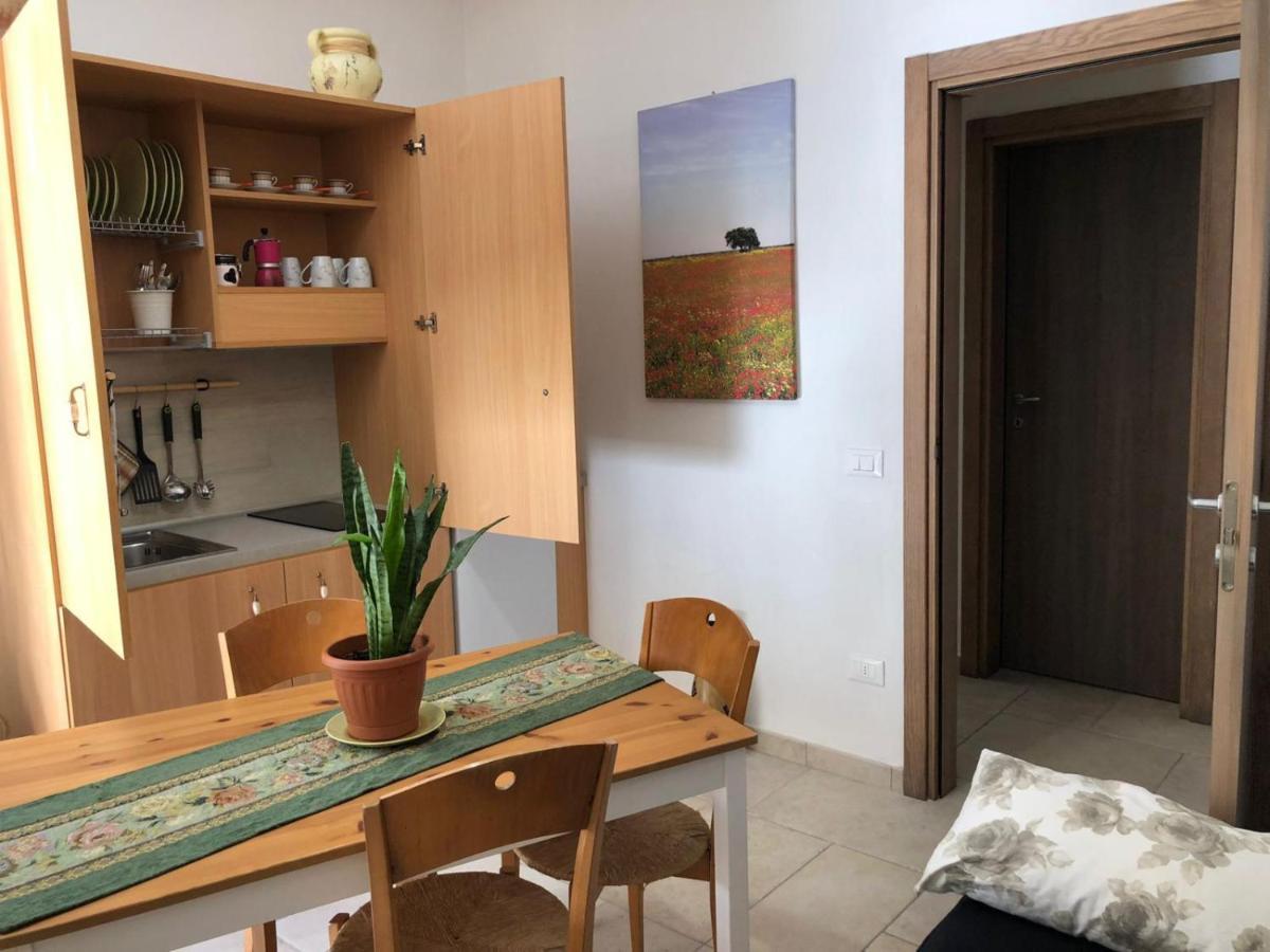 Odegos Mono & Trilo Bed & Breakfast Torre dell'Orso Bagian luar foto