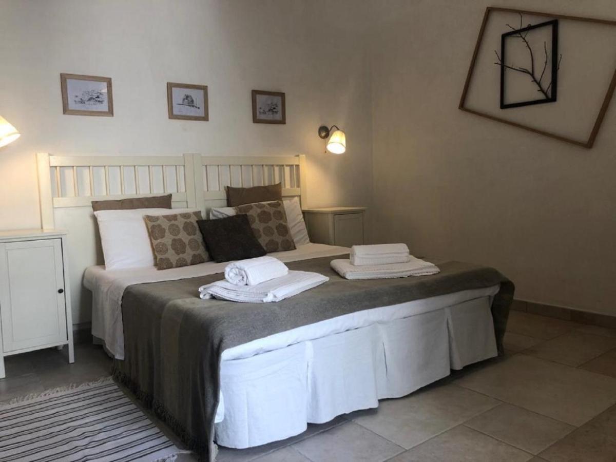 Odegos Mono & Trilo Bed & Breakfast Torre dell'Orso Bagian luar foto