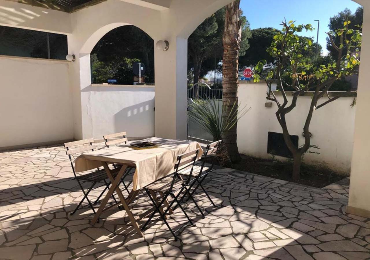 Odegos Mono & Trilo Bed & Breakfast Torre dell'Orso Bagian luar foto
